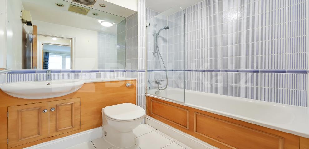 			LET , 1 Bedroom, 1 bath, 1 reception Apartment			 Long Lane, London Bridge